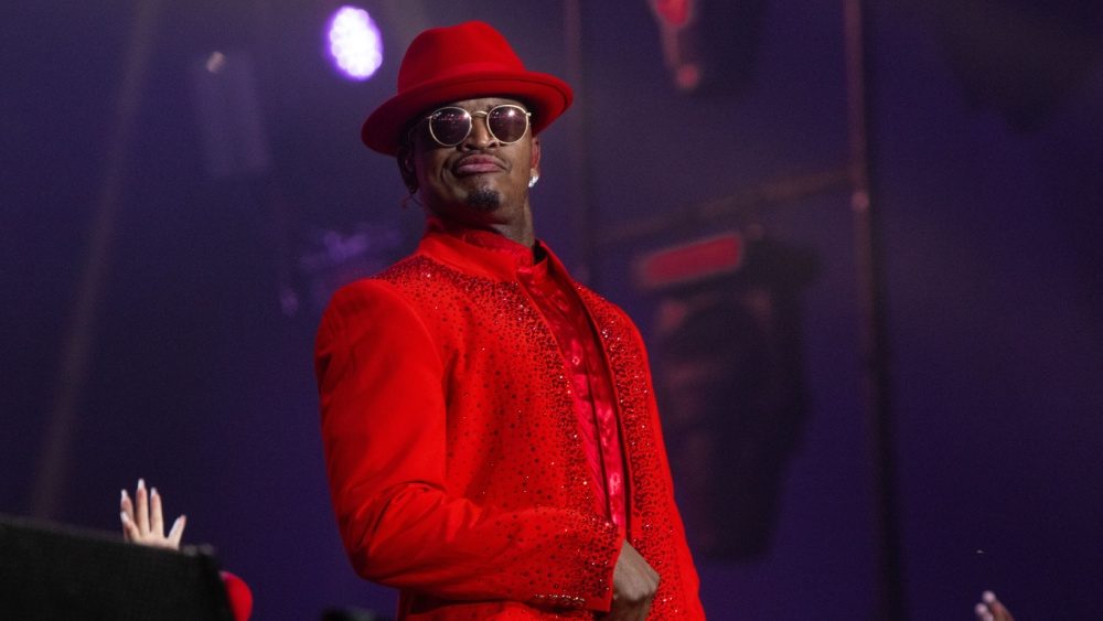 Ne-Yo puts a country spin on the video for Dance Right Now'